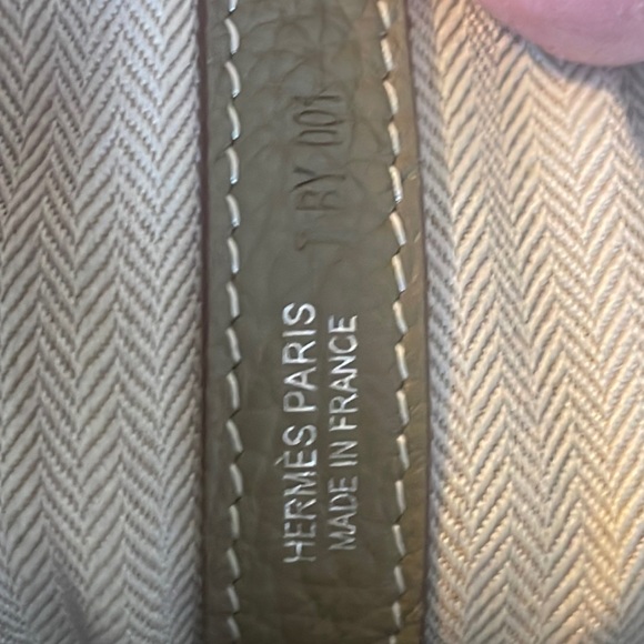 Hermes soft leather nice stench no damage gray color - Picture 8 of 13
